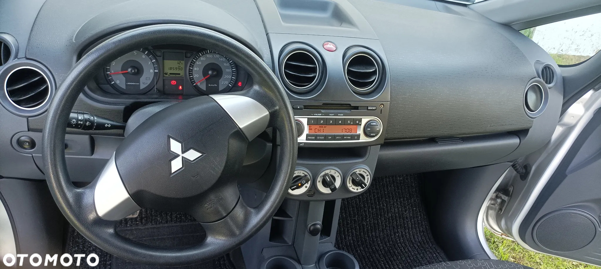 Mitsubishi Colt 1.1 - 6