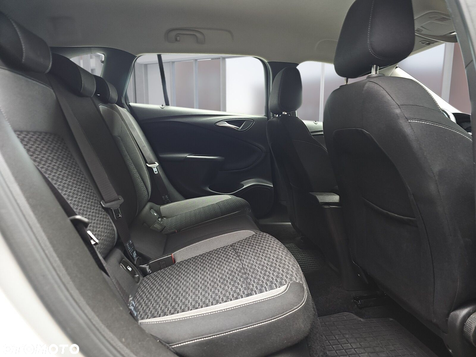Opel Astra V 1.5 CDTI Edition S&S - 21
