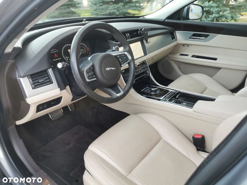 Jaguar XF 2.0 i4D Prestige - 9