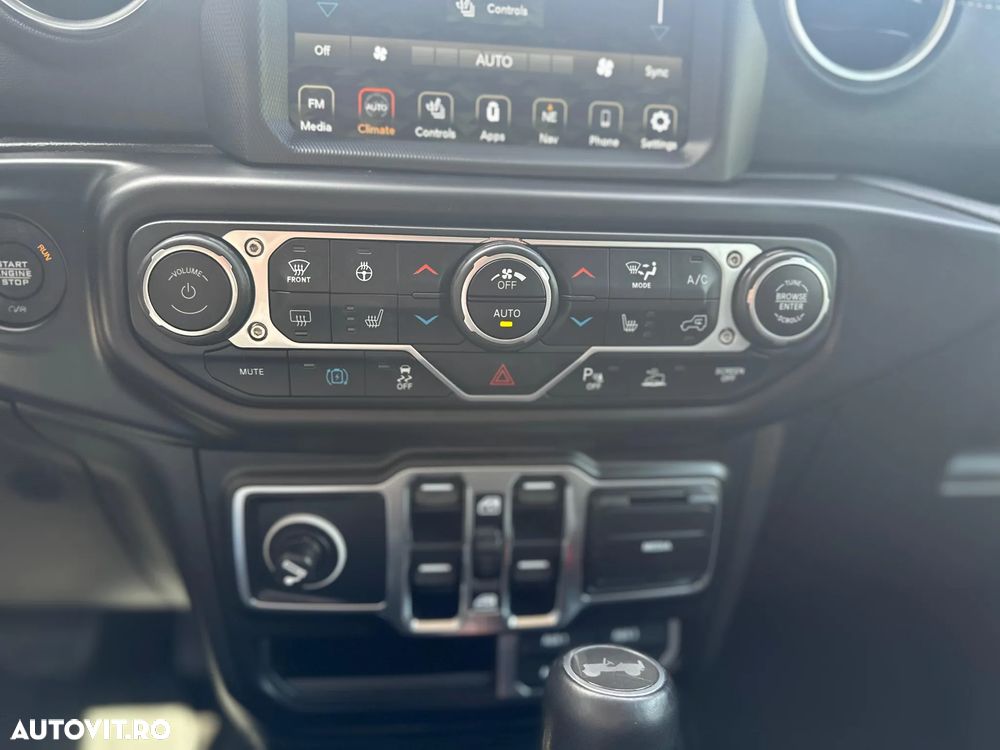 Jeep Wrangler 2.0 4xe AT8 PHEV Sahara - 32