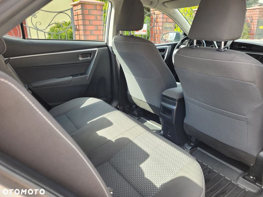 Toyota Corolla 1.6 Comfort - 10