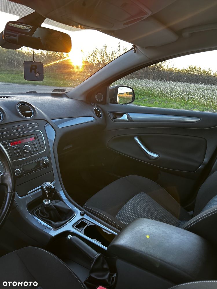 Ford Mondeo - 8