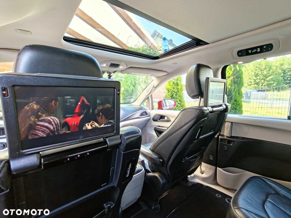 Chrysler Pacifica - 6