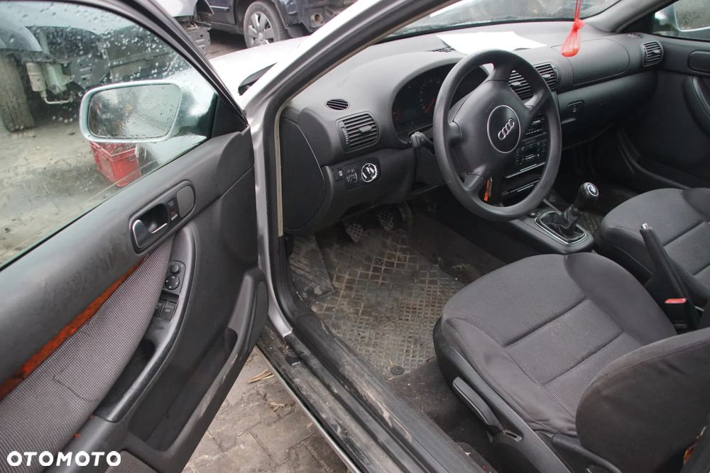 Auto na części - Audi A3 8L Lift 1.6 8V 102 KM AVU DUU LY7W 2002R Silnik Skrzynia Drzwi Maska Klapa Zderzak Lampa Lusterko Szyba Deska Kokpit Sterownik Moduł Czujnik Licznik Panel Kierownica - 8