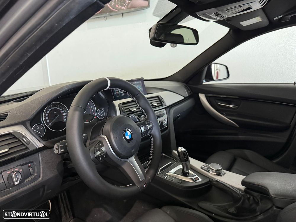 BMW 330 e iPerformance Pack M - 10