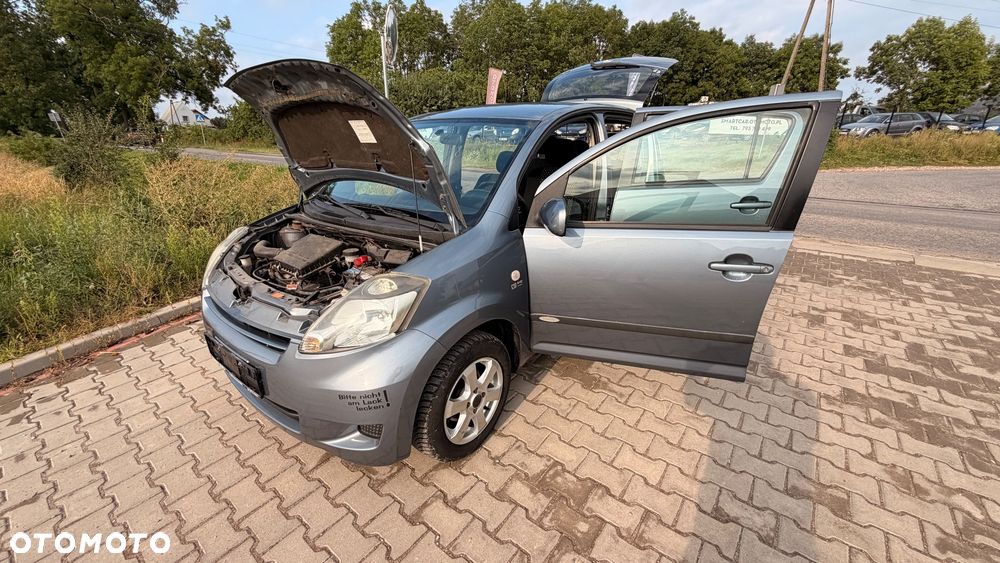 Daihatsu Sirion - 1