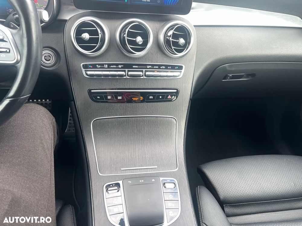 Mercedes-Benz GLC Coupe 300 4MATIC MHEV - 21