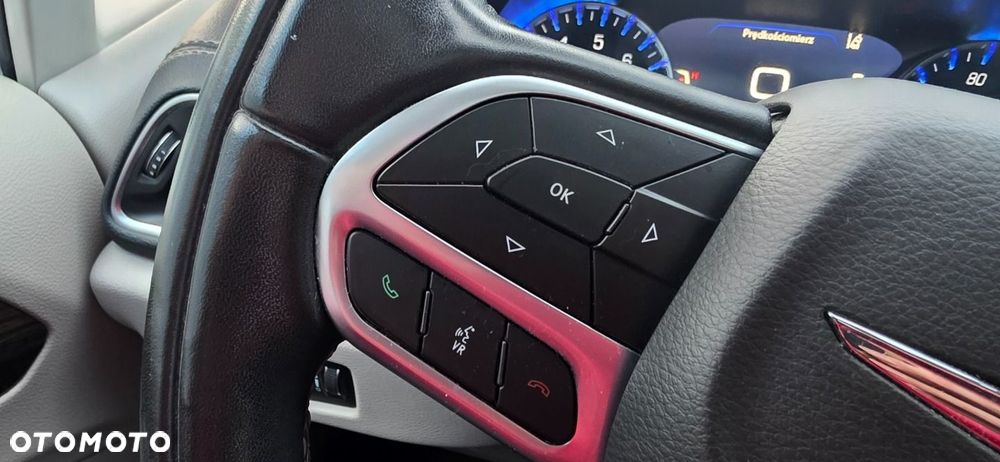 Chrysler Pacifica - 29