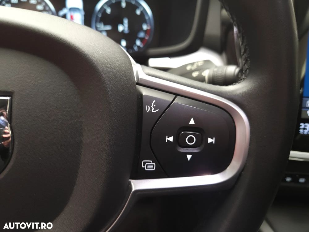 Volvo V60 B4 MHEV AT8 FWD Momentum Pro - 20