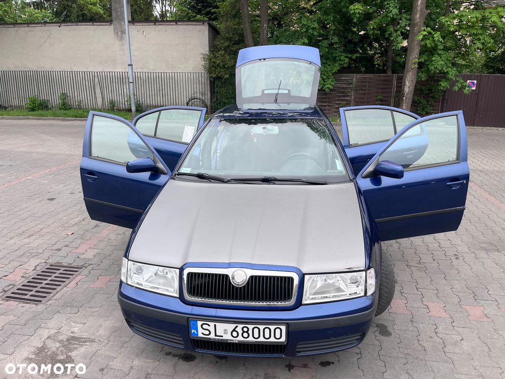 Skoda Octavia 1.6 Tour - 5