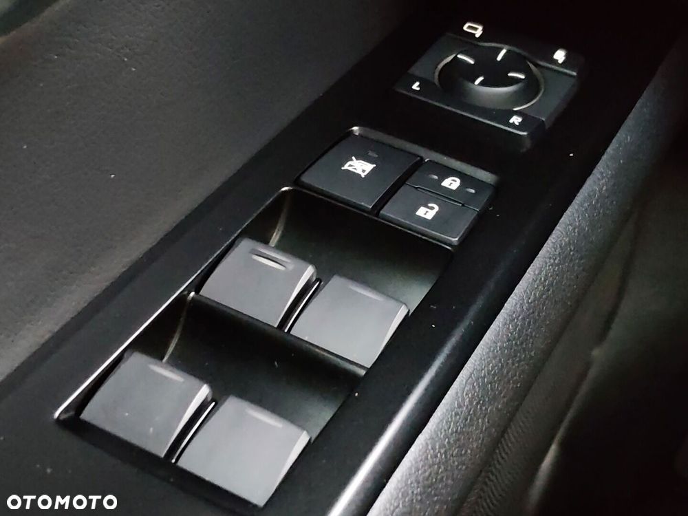 Lexus UX 250h GPF F Impression 2WD - 29