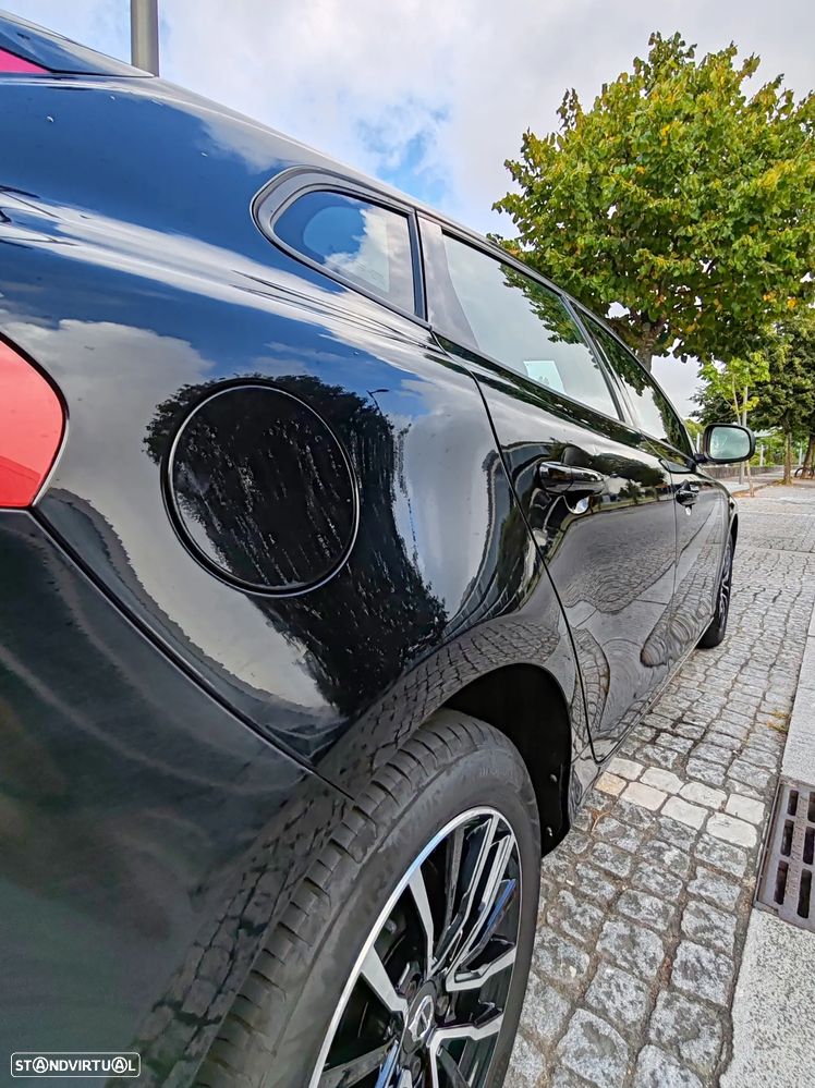 Volvo V40 2.0 D3 Momentum - 10