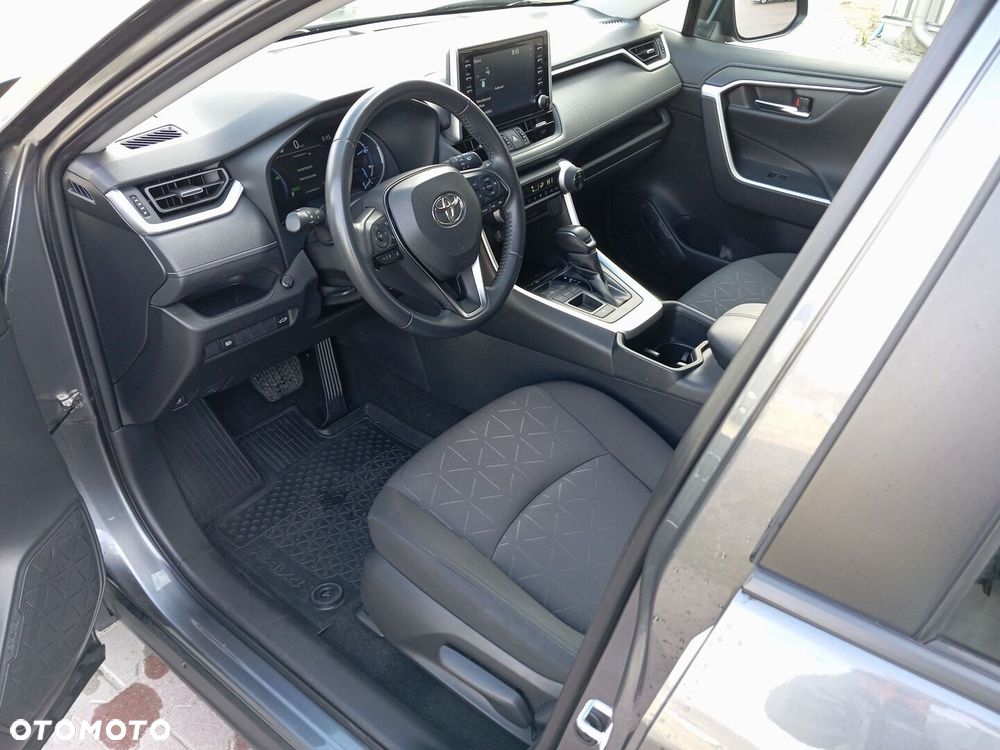 Toyota RAV4 - 8
