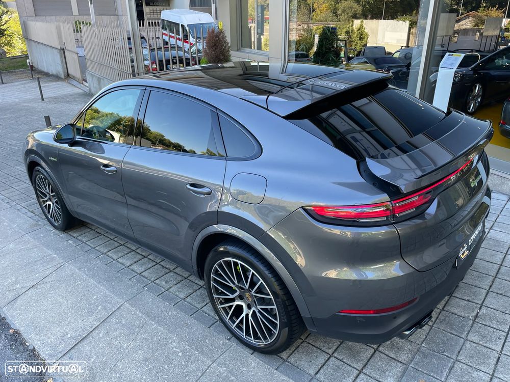 Porsche Cayenne Coupé E-Hybrid - 12