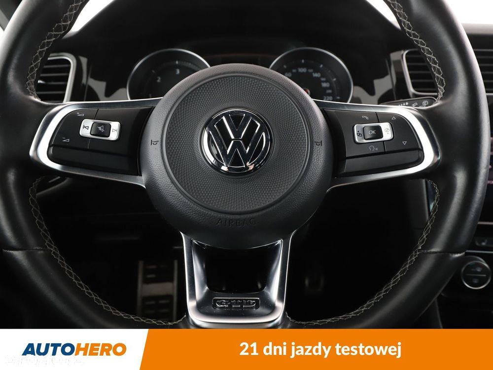 Volkswagen Golf - 18