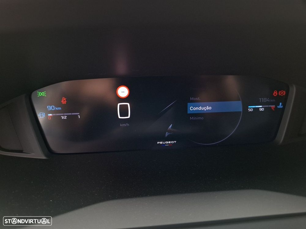 Peugeot 2008 1.2 Hybrid Allure e-DCS6 - 15