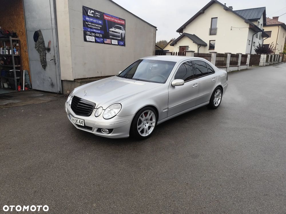 Mercedes-Benz E-Class 2003 photo 2