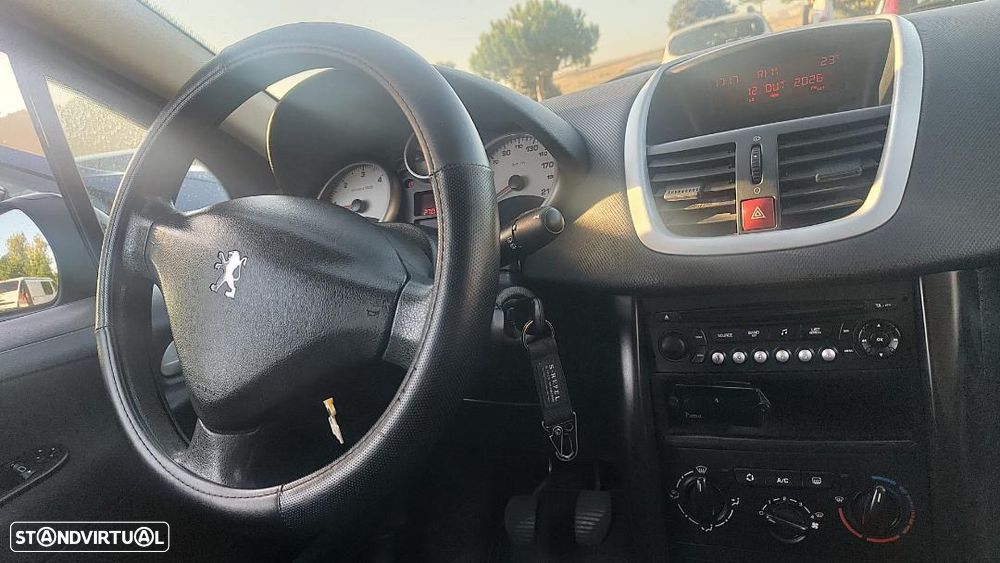 Peugeot 207 1.4 HDi Urban - 8