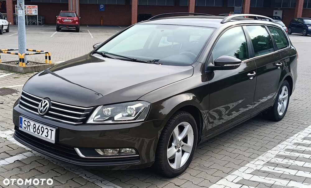 Volkswagen Passat - 1