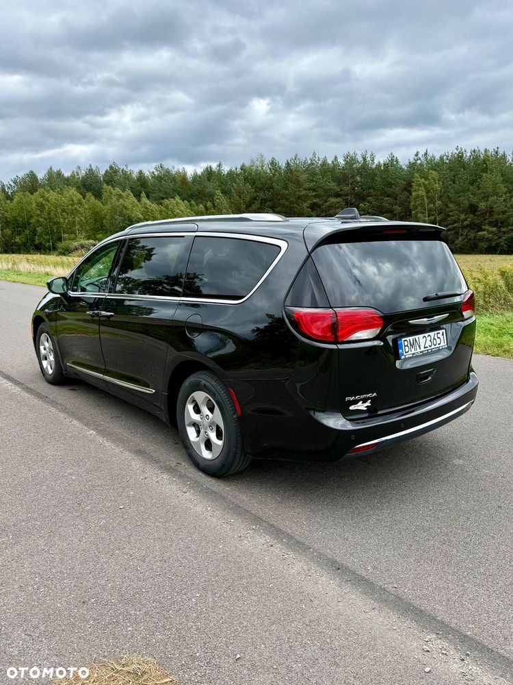 Chrysler Pacifica - 8