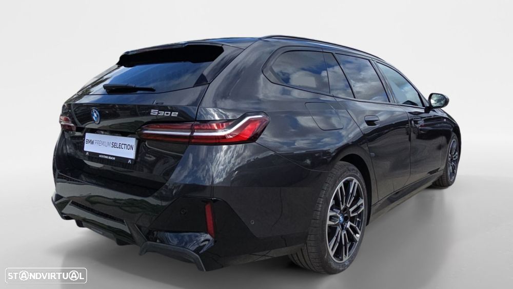 BMW 530 e Pack Desportivo M - 5