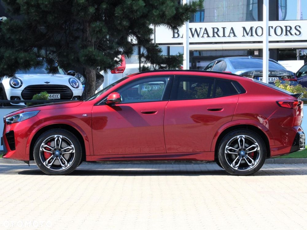 BMW iX2 eDrive20 66.5kWh M Sport - 2