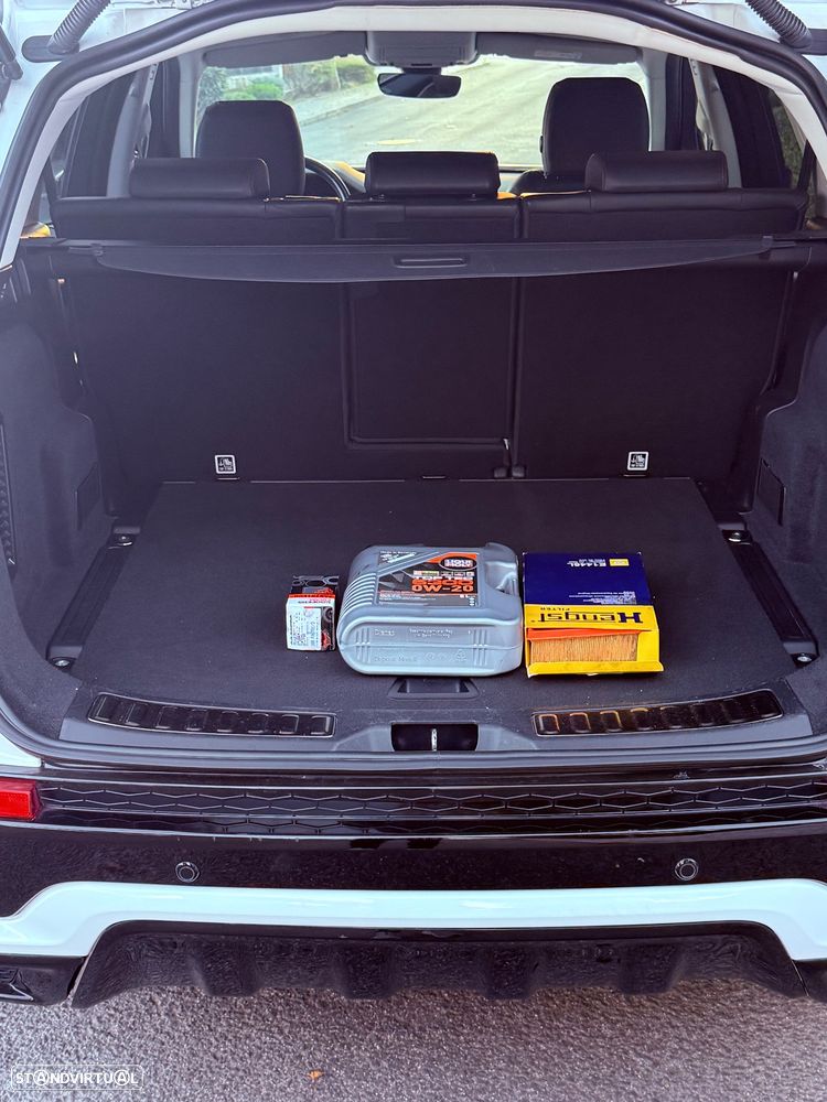 Land Rover Discovery Sport P300e R-Dynamic SE - 25