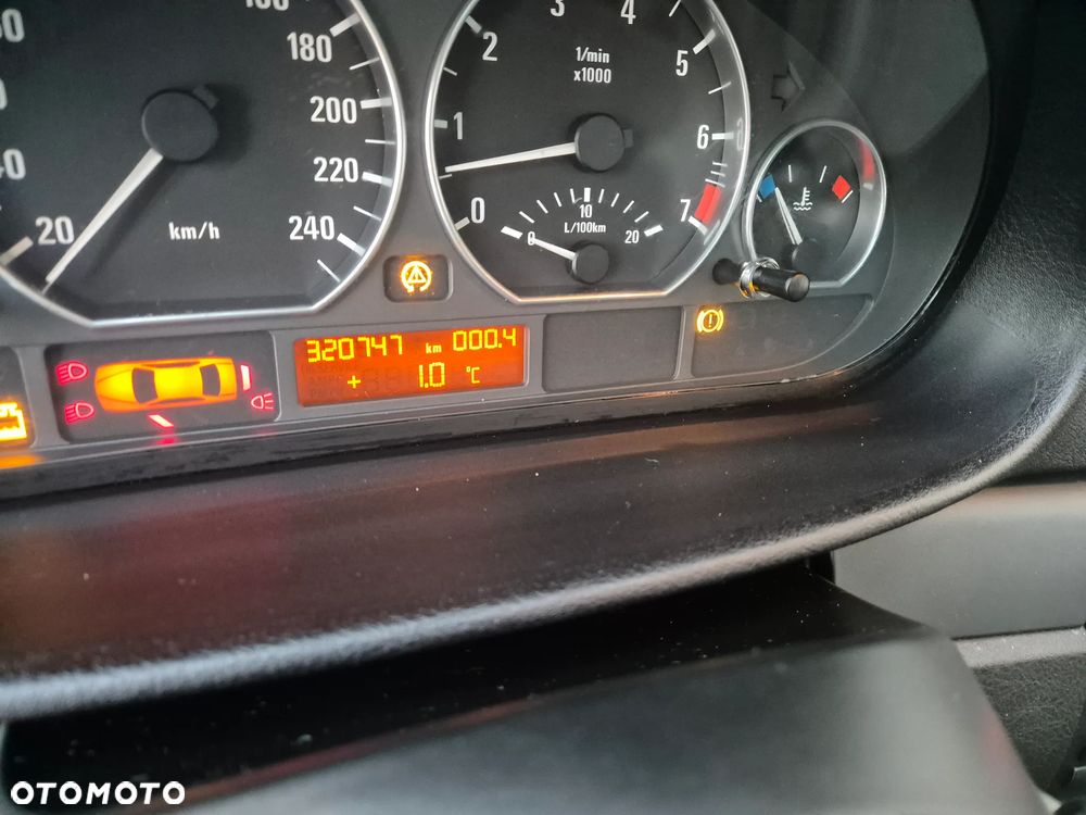 BMW Seria 3 316i - 34