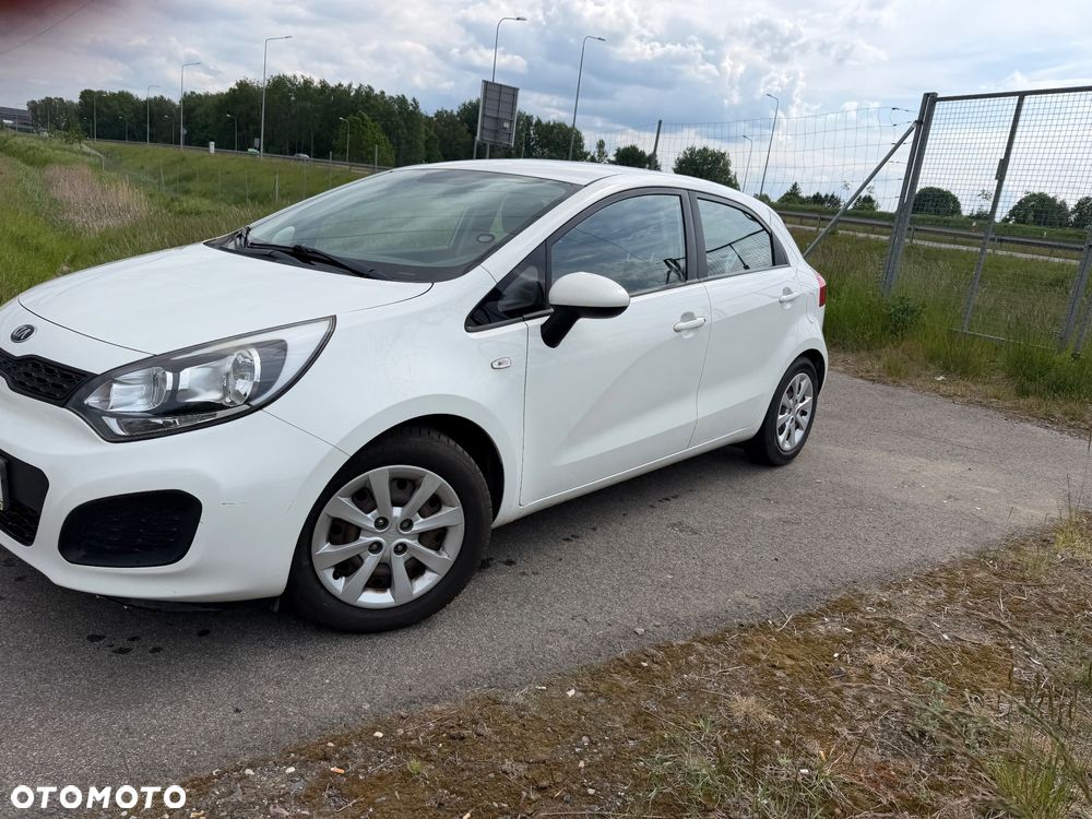 Kia Rio 1.2 L - 15