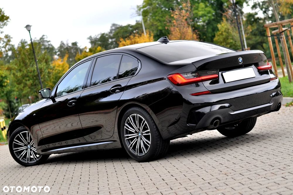 BMW Seria 3 318d M Sport Shadow - 9