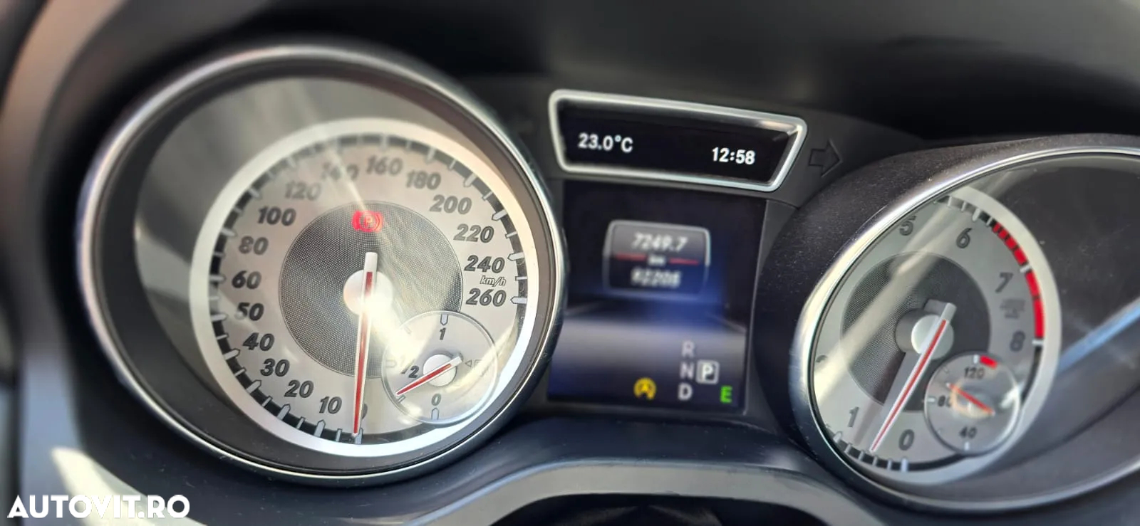 Mercedes-Benz CLA 180 7G-DCT - 10