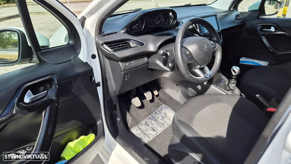 Peugeot 208 1.5 BlueHDi Signature - 12