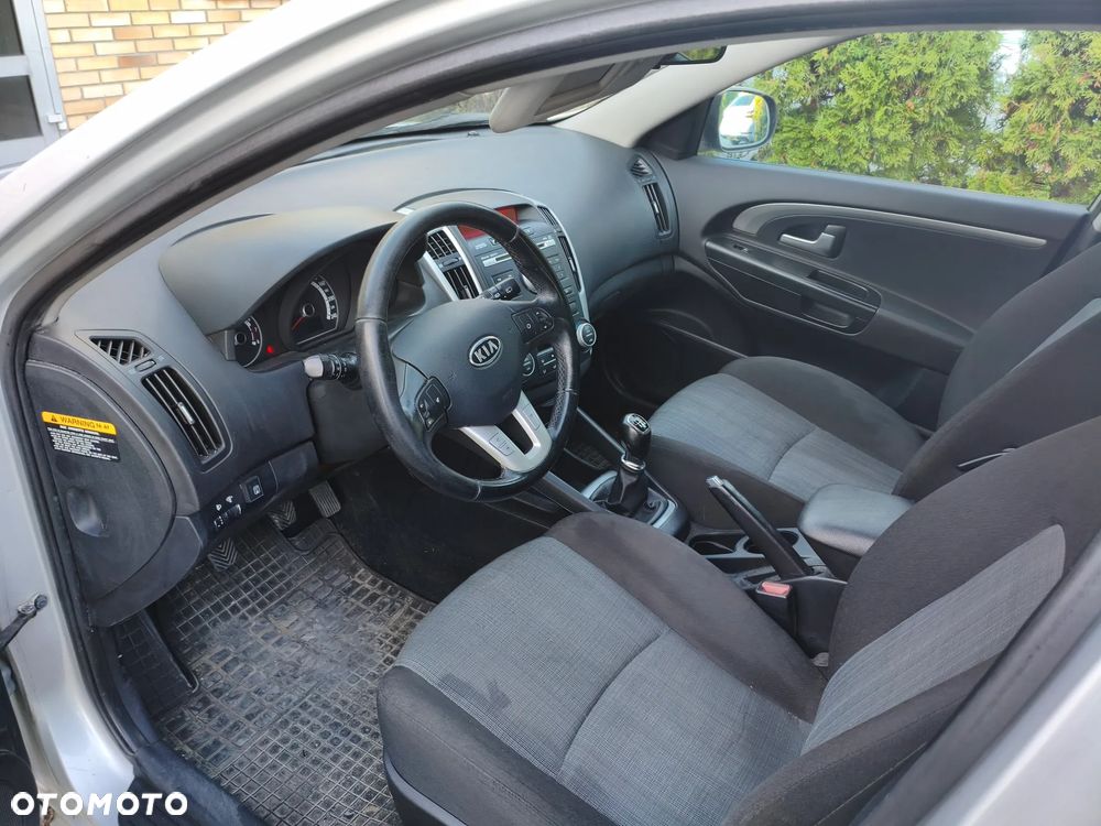Kia Ceed - 6