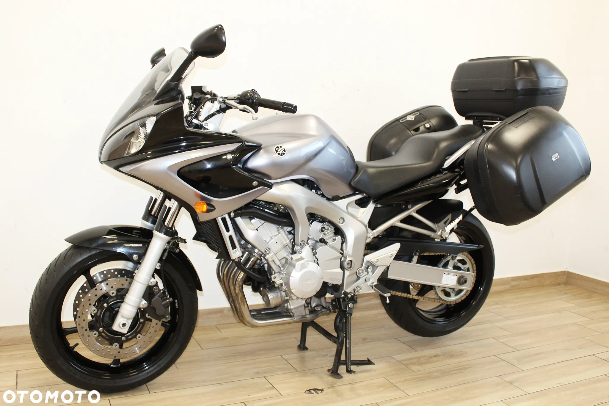 Yamaha FZ - 4