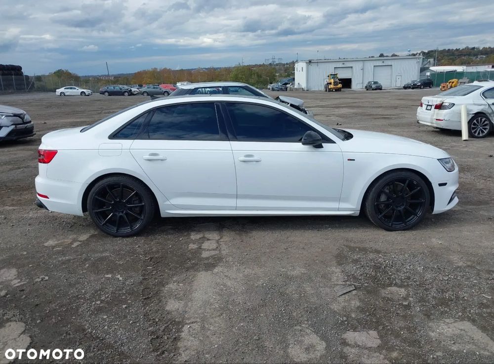 Audi A4 Limousine - 4