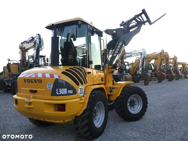 Volvo L30B PRO / Z Niemiec / 2011r / Ładny Stan / - 40