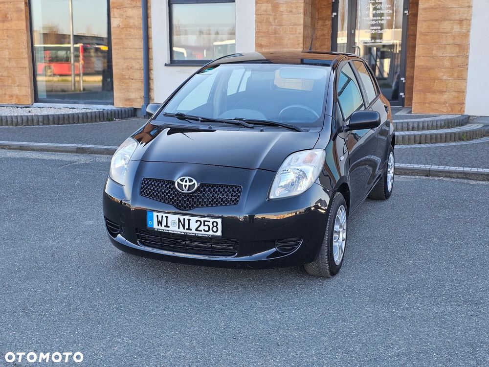 Toyota Yaris 1.3 Luna A/C - 2