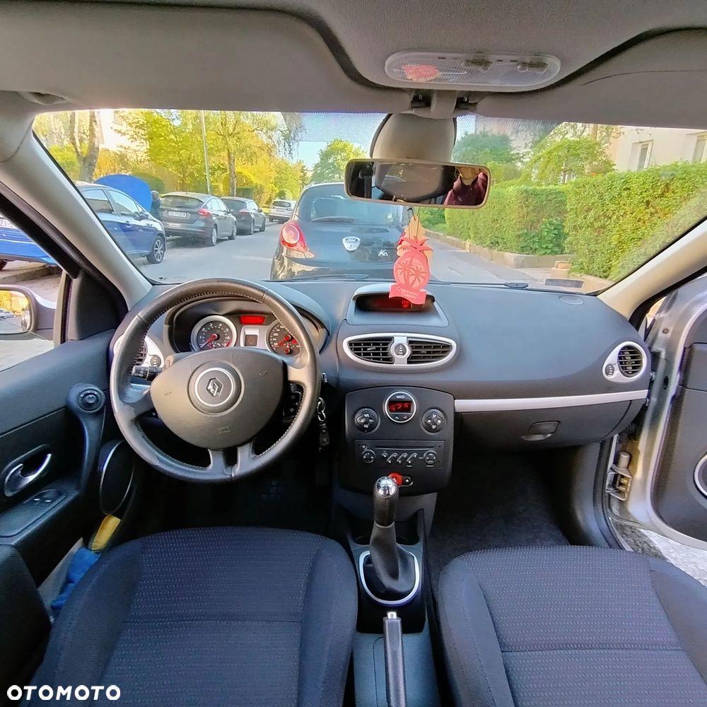 Renault Clio - 6