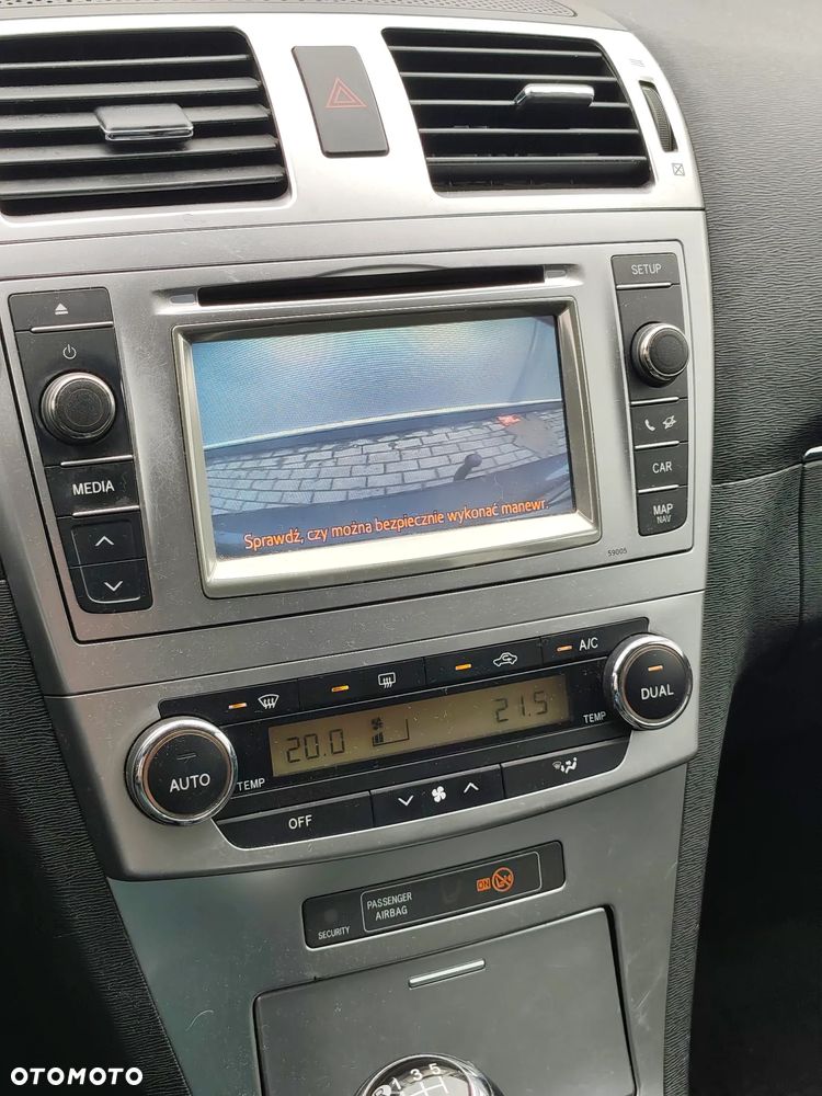 Toyota Avensis 2.0 D-4D Comfort - 23