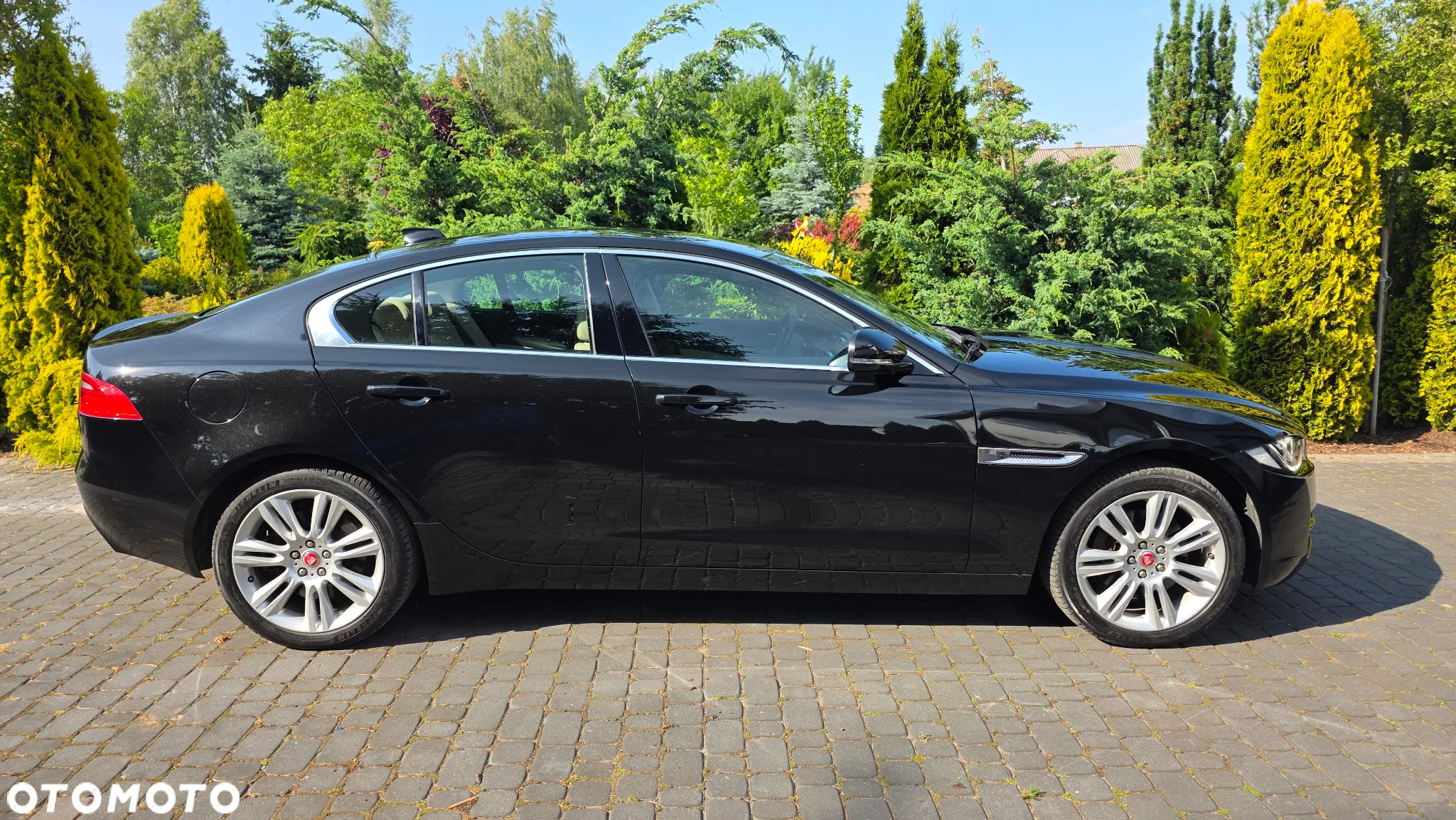 Jaguar XE 2.0 D AWD Prestige - 3
