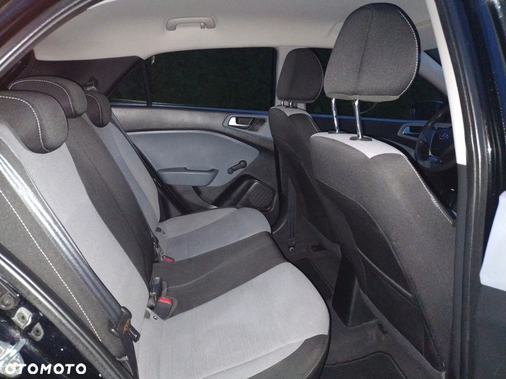 Hyundai i20 1.2 Passion - 12