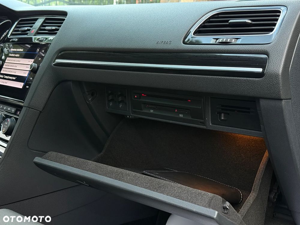 Volkswagen Golf 1.5 TSI BlueMotion ACT Highline - 35