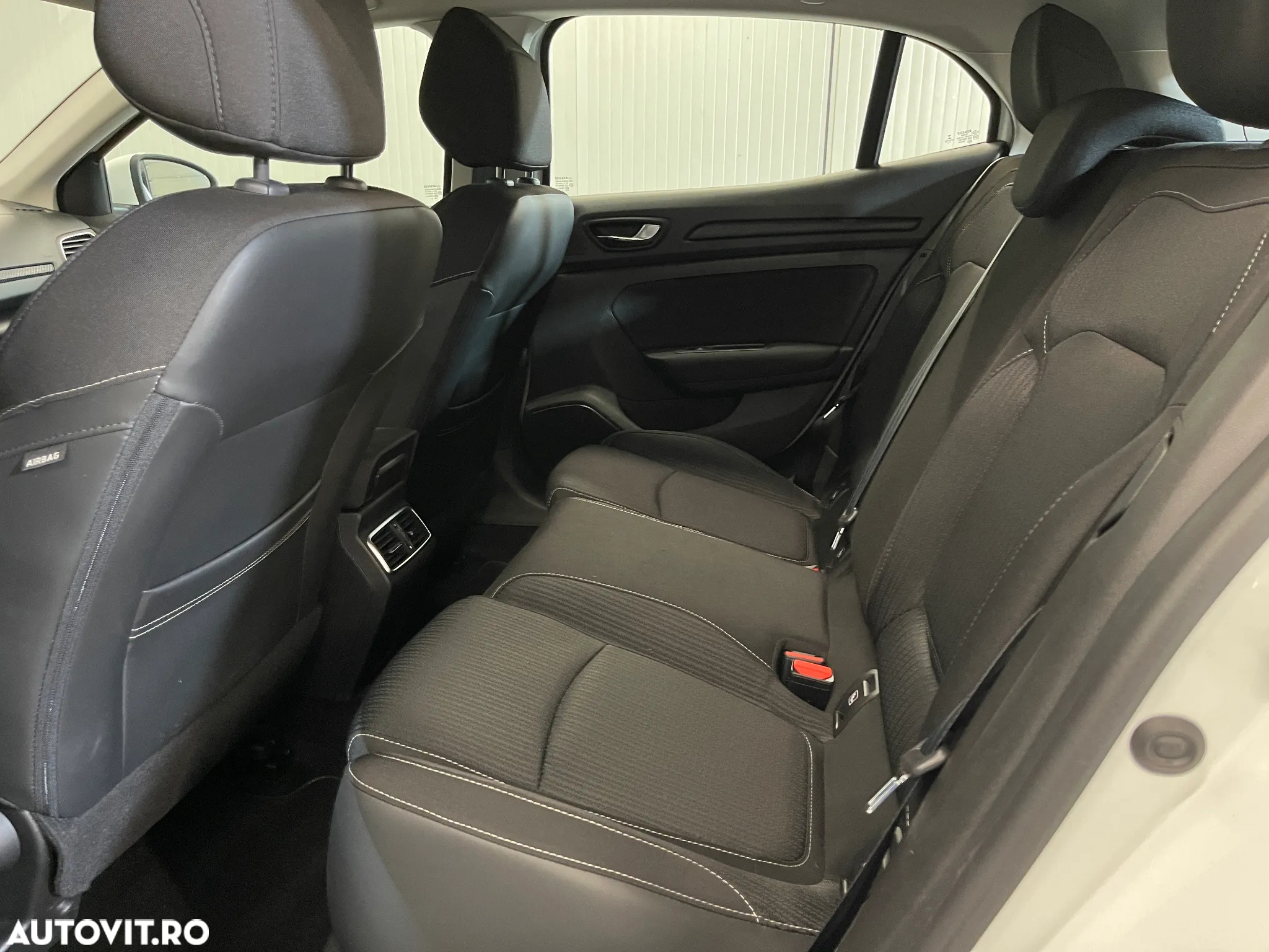 Renault Megane Blue dCi 116 Zen - 12