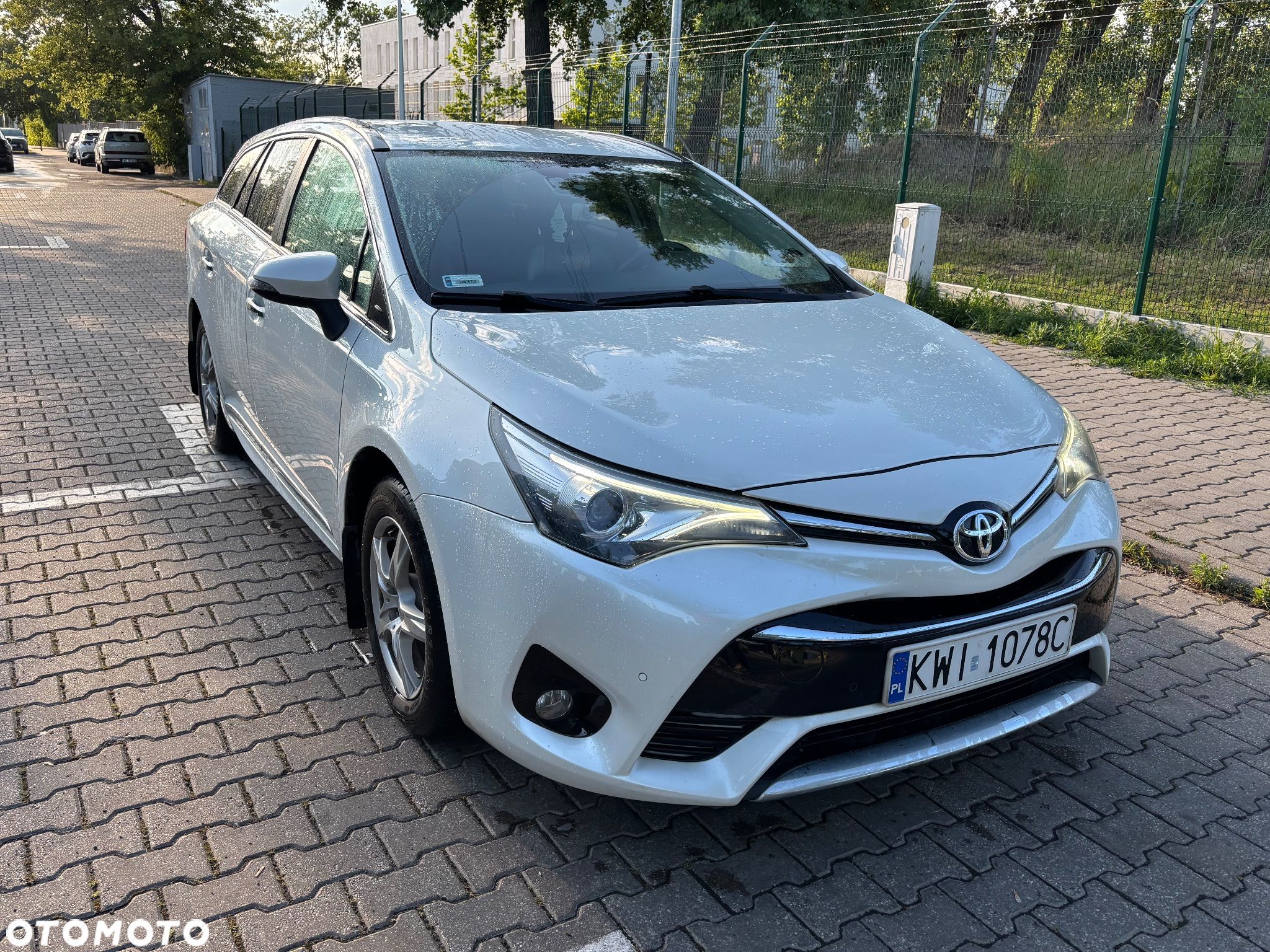 Toyota Avensis 1.8 Prestige MS - 1