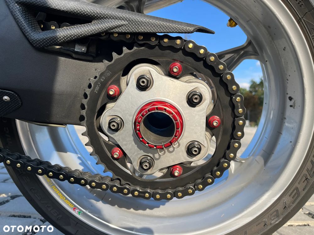 MV AGUSTA Brutale - 10