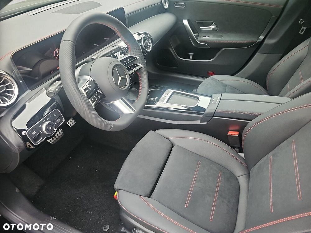 Mercedes-Benz CLA - 11