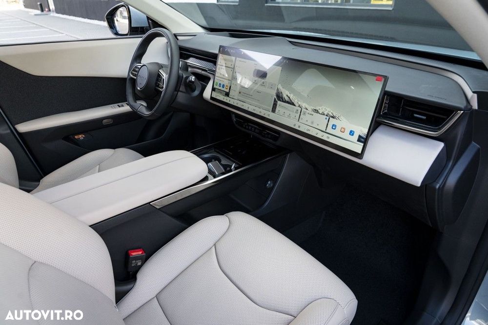 Mazda CX-6e - 15
