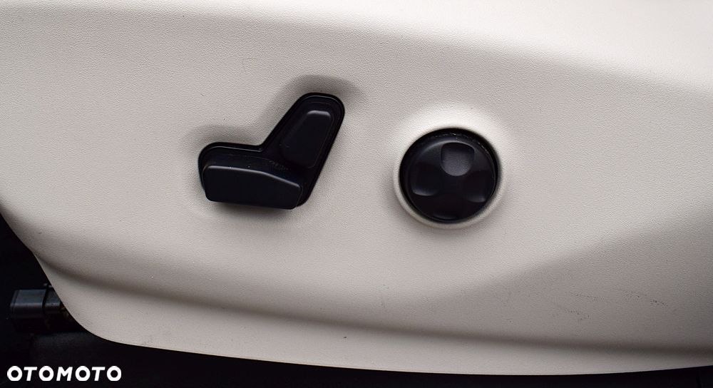 Chrysler Pacifica - 17