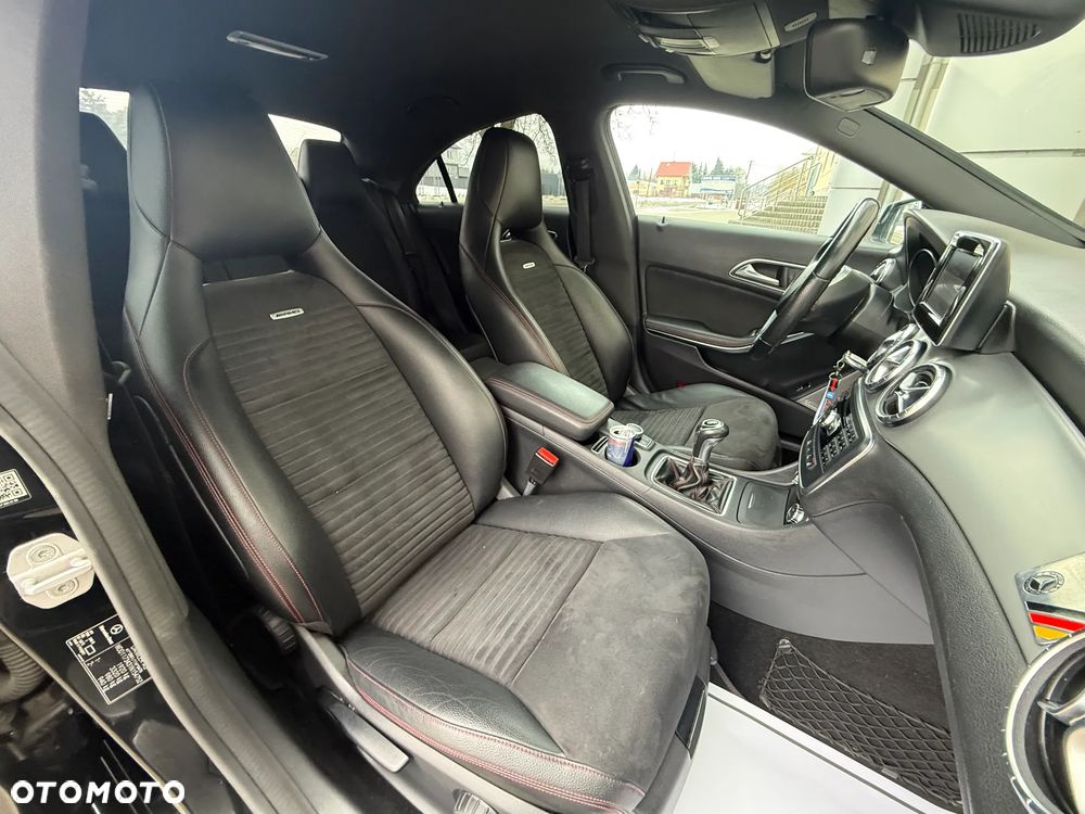 Mercedes-Benz CLA 200 AMG Line - 18
