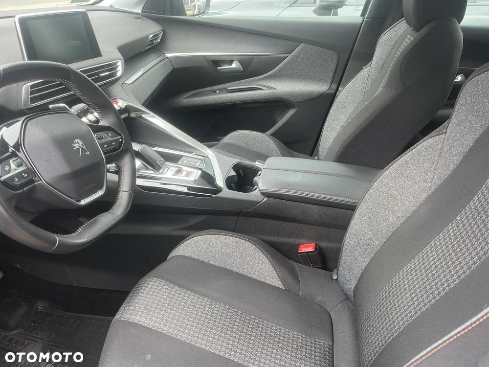 Peugeot 3008 1.2 PureTech Allure S&S EAT8 - 8